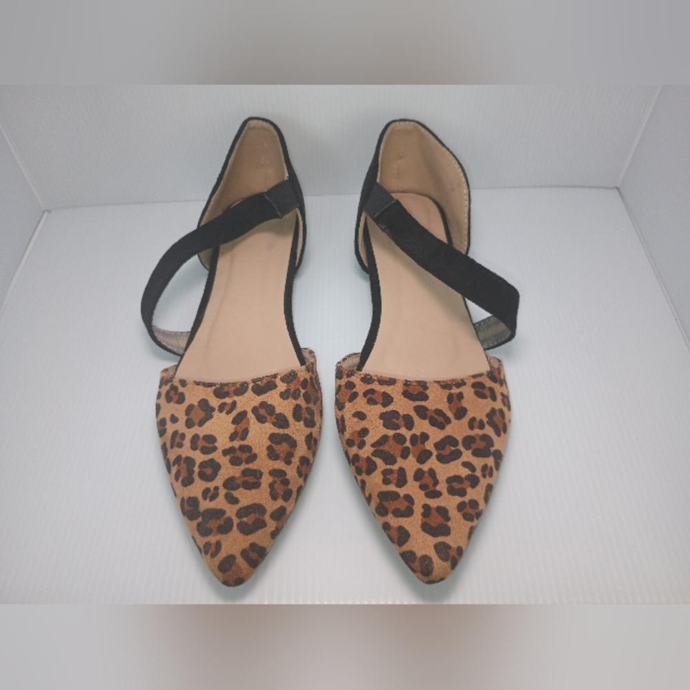 Leopard Print With Suade Material Strappy Pointed Flat Shoes. Size 38. Pre-Owned